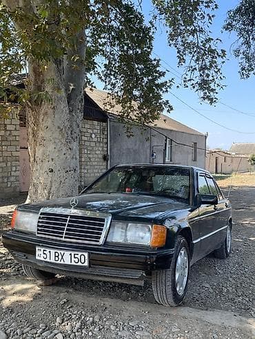 turbo az islenmis avtomobiller: Mercedes-Benz 190 (W201) sedan — qara rəng, 4 qapı. Texniki və dizayn — 3