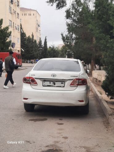 variator sürətlər qutusu: Toyota Corolla: 1.6 l | 2013 il Sedan — 6