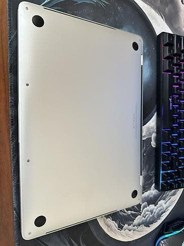 macbook pro ikinci el: Apple MacBook Air 13" (Model A1989, EMC 3214) Cpu : i5 2.3 Ghz Gpu  — 2