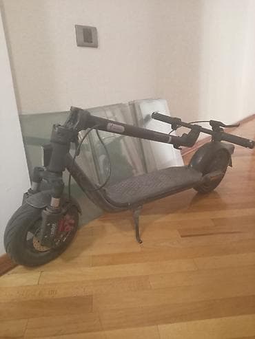 cub 50s: - Sport rejimdə saatda 25 km sürət (30 km məsafə) - Standart rejimdə — 1
