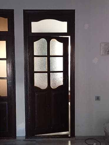Ağac qapı – şüşəli klassik dizayn - Material: kütləvi ağac karkas lalafo.az -da Ağac qapı – şüşəli klassik dizayn - Material: kütləvi ağac karkas