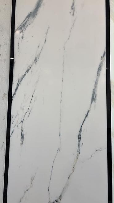 divar deşən: Kvars kompozit (engineered stone) səthlər – açıq bej-boz tonlarda — 9