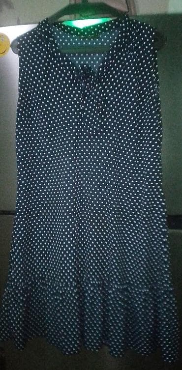 qara donlar: Qara rəngdə, xırda ağ xallı (polka-dot) qadın donu. - Model: qolsuz — 1