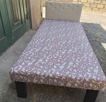 taxt üstü: Təzə çarpayılar. 1 nəfərlik çarpayılar 60manat. 2 nəfərlik taxt — 6