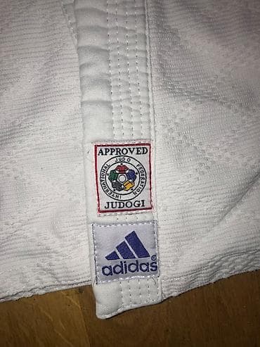 Brend: adidas Rəng: Ağ Növ: Döyüş sənətləri üçün kimono (gi) Material — 3
