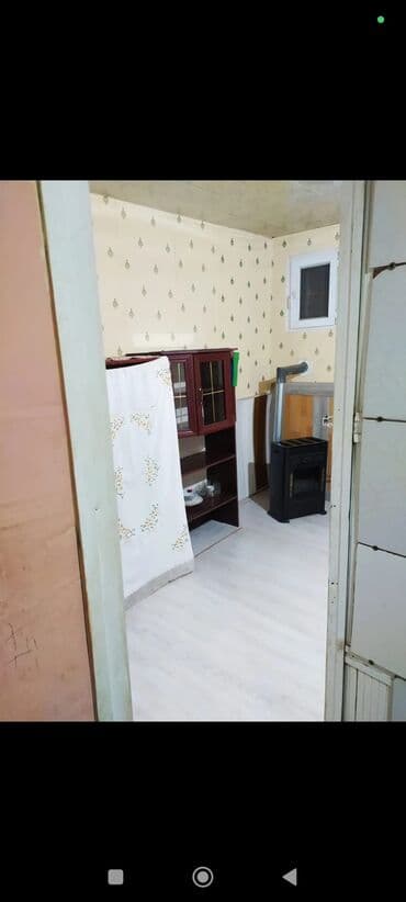 Qarajlar: Kirayə üçün fərdi kiçik otaq - Tək nəfərlik metal çarpayı və — 4