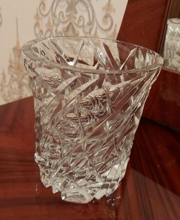 plasmas su çəni: Xrustal vaza 20 azn — 1