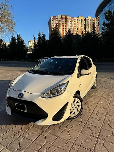 Toyota Aqua: 1.5 l | 2020 il Hetçbek