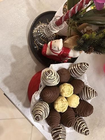 buket güllər: Şokoladlı xurma və trüflər – hədiyyəlik assorti kompozisiyalar Məhsul — 5
