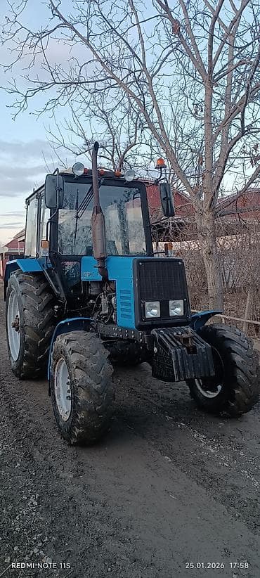 şin və disklər: Belarus MTZ traktoru - Güclü dörd silindrli dizel mühərrik - Ön və — 3