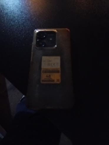 Smartfon – böyük ekranlı, damla-notch ön kamera kəsiyi olan model