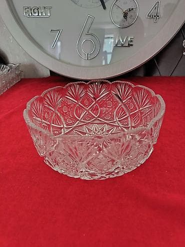 xonca aksesuarları: Çexiya Xrustal Meyvə qabı və 6 ədəd xrustal stəkan dəsti satılır. Çox — 4