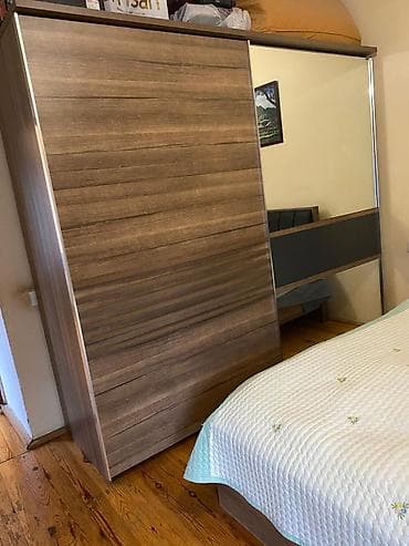 sutular: Yataq otağı mebel dəsti Tərkibi: - İki sürgülü qapılı şkaf: bir qapı — 4