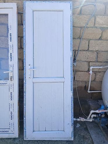 seyf qapi bezekleri: Salam 3 eded qapi razmerleri 2.20×80
2.10×80
karcvi 205×75 — 1