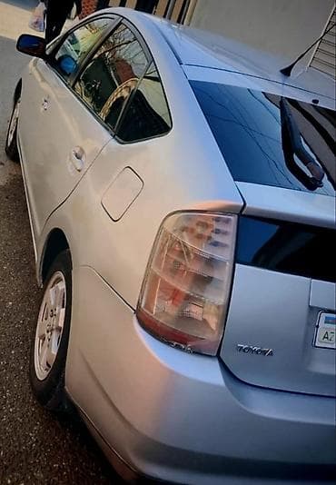 111 mator: Toyota Prius: 1.6 l | 2007 il Hetçbek — 8