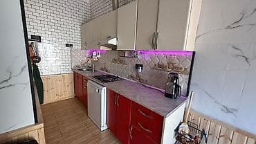 qaz vuran: Ünvan Xırdalan həyət evi Qaz,aspirator və moyka verilir. Hündürlük 230 — 3