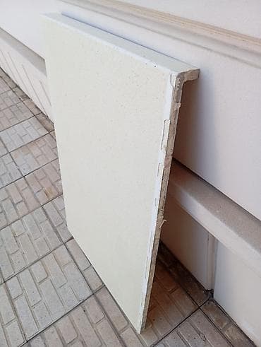 Ev üçün mebel: Mətbəx mebeli üçün mərmər parçası (dəzgah). Ölçüləri: uzunluğu 94 sm — 2