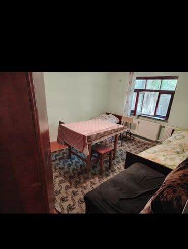 bir otaqlı ev kirayə verirəm: Yaşayış üçün əlverişli mənzil. Mətbəx mebeli, soyuducu, qaz plitəsi — 3