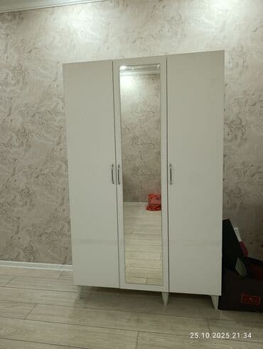 горка для посуды: Распашной, 3 двери Прямой шкаф, Гардеробный шкаф — 2