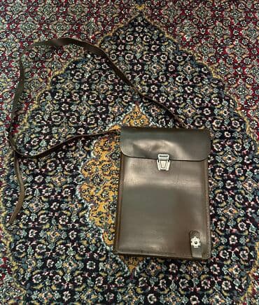 qaşlı çanta: Hərbi zabit çantası 1981 ci ilindir yaxşı vəziyyətdə — 1