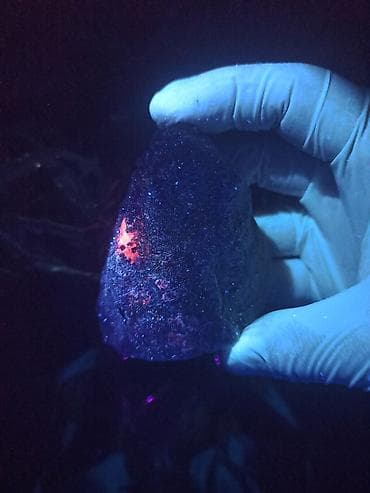 ceki daşlari: Kolleksiyacıların Diqqətinə! Ruby + Pyrite 😍💎 Nadir Təbii mineral — 10