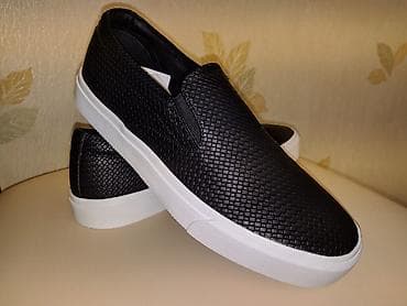 Zara ayaqqabi 42 razmer Turkiyeden alinib originaldi Razmeri balaca