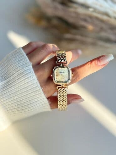 Qızılı qadın qol saatları – zərif və klassik dizayn Şıq, minimal və lalafo.az -da Qızılı qadın qol saatları – zərif və klassik dizayn Şıq, minimal və