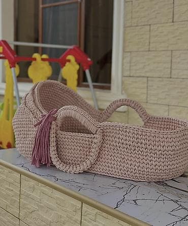 Qız üçün, Yeni, Dördbucaq, Beşik, Dəstsiz, Matras ilə, Yellənmə mexanizmsiz