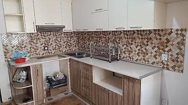 Mətbəx mebeli dəsti - Üst modul: ağ rəngli, müasir tutacaqlar