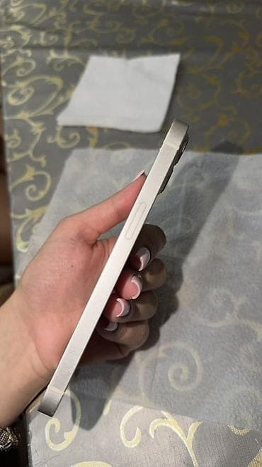 iphone 5 's: IPhone 13, Ağ — 5