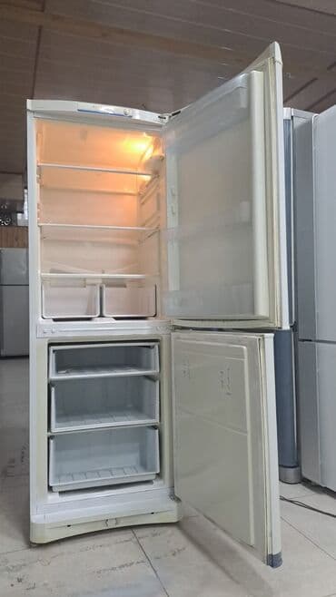 İki qapılı soyuducu - Rəng: ağ, klassik dizayn - Üst kamera – lalafo.az -da İki qapılı soyuducu - Rəng: ağ, klassik dizayn - Üst kamera –