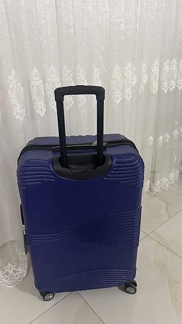 Sərt qabıqlı səyahət çamadanları - Material: yüngül və dayanıqlı sərt