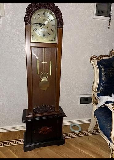 Saat satılır. Qiyməti 250 manat. Ünvan Binəqedi Baksol. Aytən 20 — 1