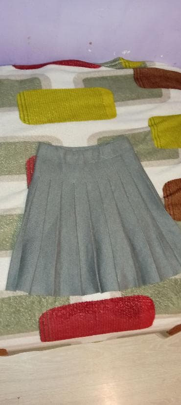 mini etek: Boz rəngli qatl​anmış ətək - Model: Klassik pliseli (qatlı) ətək - — 1