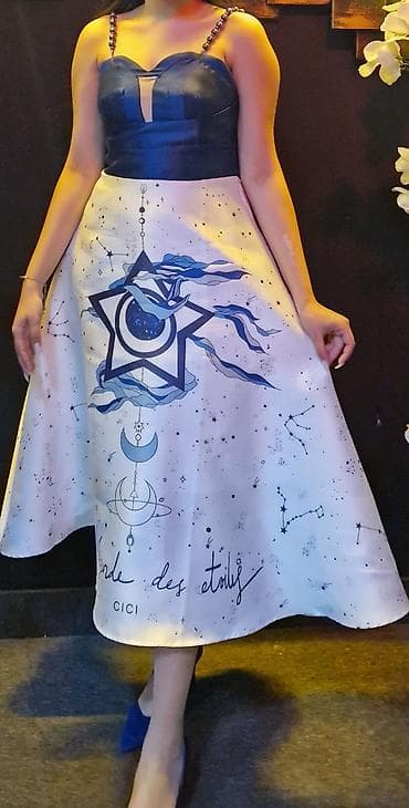 ağ don: Zərif dizaynlı qadın paltarı - Üst hissə: tünd mavi saten görünüşlü — 1