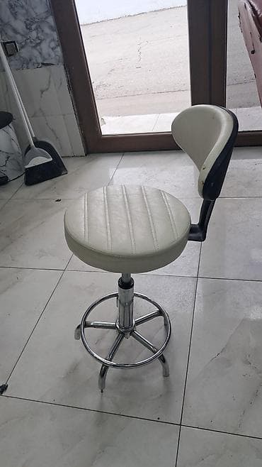 Masalar və oturacaqlar: Bar kreslosu – tənzimlənən hündürlüklü, bel dəstəyi və ayaq halqası — 1