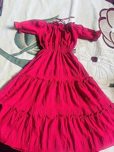 geyim modelleri: Qadın geyimləri – müxtəlif üslubda donlar 1) Çiçək naxışlı yay donu - — 2