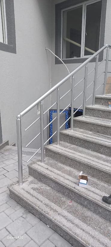 Paslanmayan poladdan mərtəbə-pilləkan məhəccəri - Material: AISI