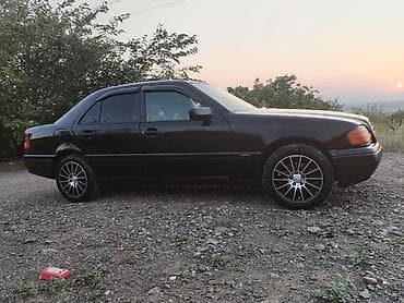 bmw e60 m: Mercedes-Benz C-Class: 1.8 l | 1996 il Sedan — 5
