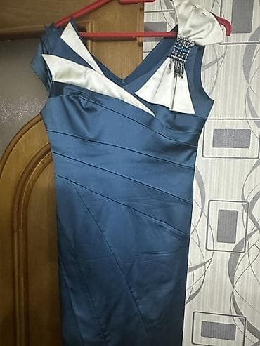 Zərif ziyafət donu - Rəng: dəniz mavisi, krem ağ detallarla - Parça lalafo.az -da Zərif ziyafət donu - Rəng: dəniz mavisi, krem ağ detallarla - Parça