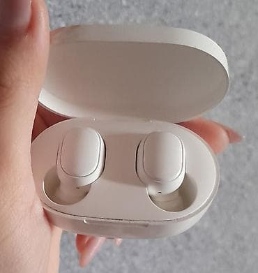 ses mixeri: Tam simsiz qulaqlıq dəsti – ağ rəng, şarj qabı ilə Xüsusiyyətlər: - — 1