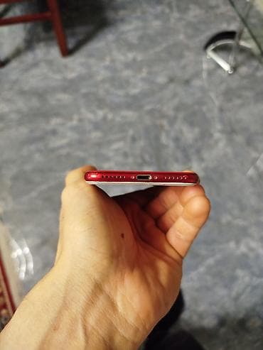 telefon kabrosu: IPhone 7, Qırmızı, Barmaq izi — 3