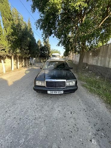 mercedes atego: Mercedes-Benz 190 (W201): 2 l | 1990 il Sedan — 8