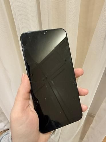 samsung note 3 qiymeti: Samsung Galaxy A10, цвет - Черный, Битый — 2