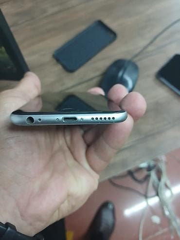 iphone 6 plus ekran: IPhone 6s, Space Gray, Barmaq izi — 6