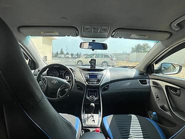 elantra led: Hyundai Elantra (MD) sedan – ağ rəng. Xarici və texniki — 9