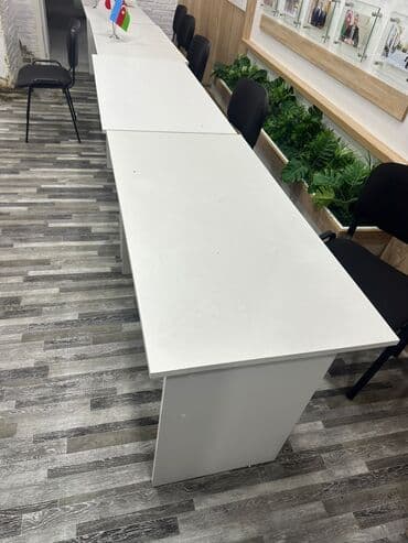 Qonaq masası, Açılmayan, Dördbucaq masa