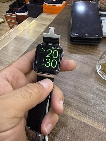 casio saatlar: Apple Watch Series 5 (44 mm) – qara rəng Xüsusiyyətlər: - Korpus — 5