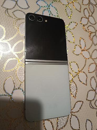 samsung 5: Samsung Galaxy Z Flip 5, 256 GB, rəng - Ağ, Barmaq izi — 4