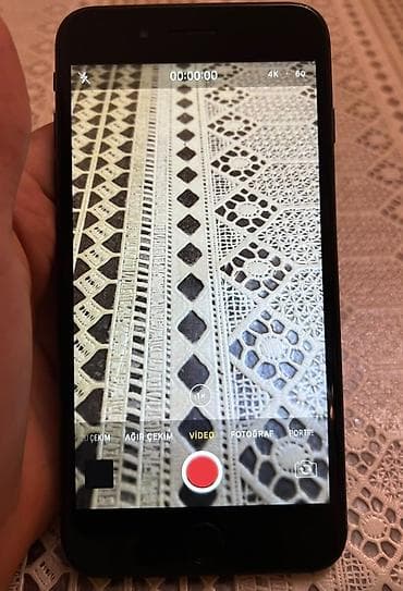iphone 6 qiymet: IPhone 8 Plus, 64 GB, Qara, Simsiz şarj — 8